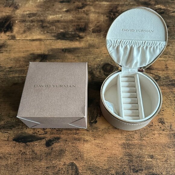 NEW IN BOX David Yurman Tan Leather Round Jewelry Organizer RARE - Picture 1 of 6